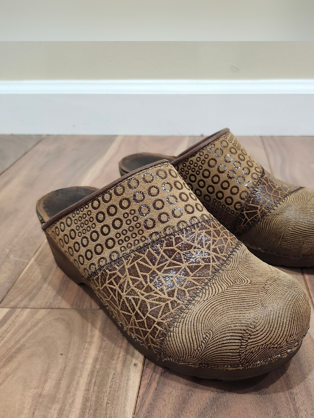 Sanita Brown Patterned Women's Clogs
